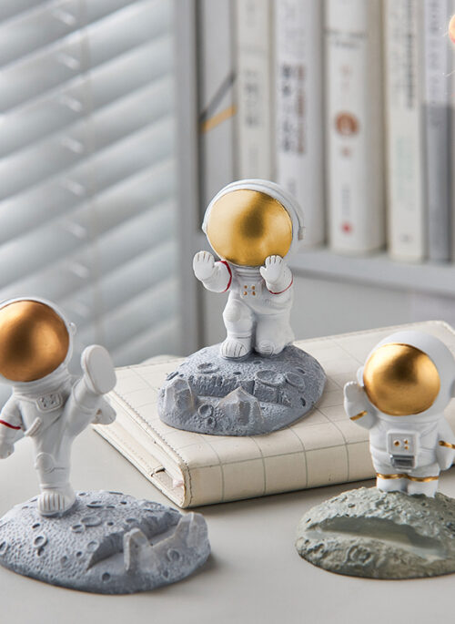 Cartoon Astronaut Phone Stand