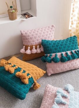 Knitted Spliced Color Square Pillowcase with Tassels