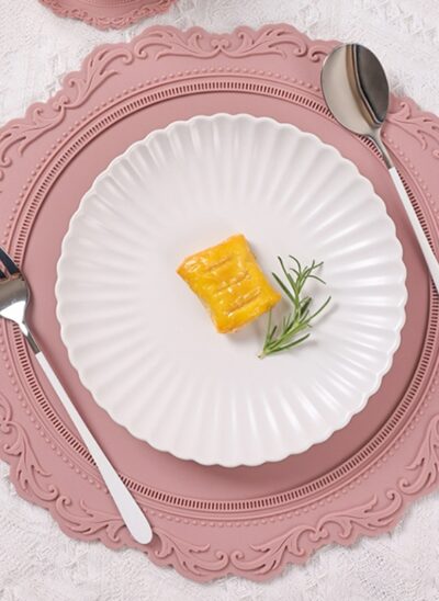 Round Pink Silicone Baroque Table Mat