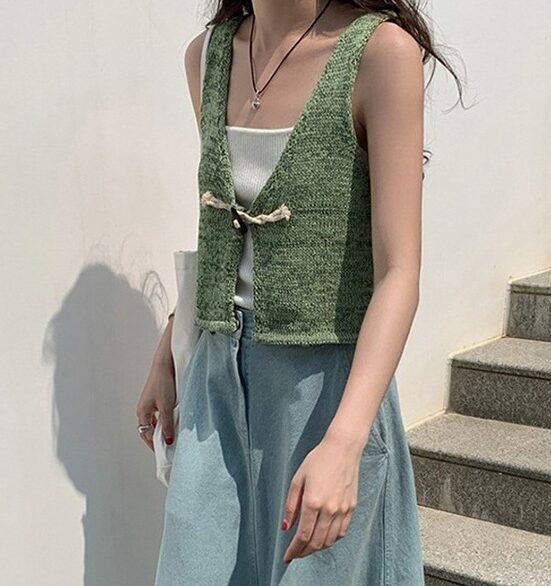 Retro Horn Button Knitted Vest